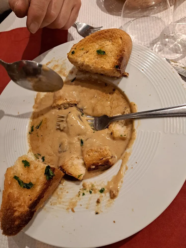 Croûte Aux Morilles Déjà Bien Entamée