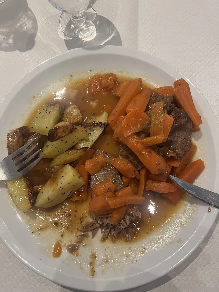 Rindfleisch Mit Karotten Und Kartoffeln